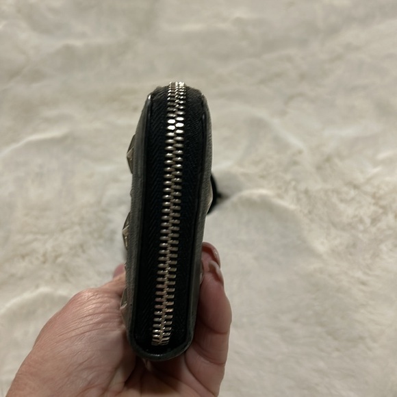 Jimmy Choo Star Studded Black Zip Around - Picture 5 of 12